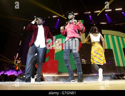 ESCLUSIVO Fuse ODG in diretta sul palco durante il Capital FM Jingle Bell Ball 2014 tenutosi presso la O2 Arena di Londra Foto Stock