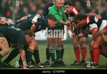 Rugby Union ... La Pilkington Cup sesto tondo ... Saraceni v vespe Foto Stock