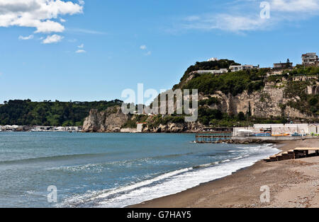 Spiaggia di Pozzuoli, Napoli, Campania, Italia, Europa Foto Stock