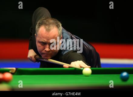 Snooker - 2014 Coral UK Championship - Day Seven - Barbican Center. John Higgins durante la sua partita con Matthew Stevens durante il Coral UK Championship 2014 al Barbican Center di York. Foto Stock