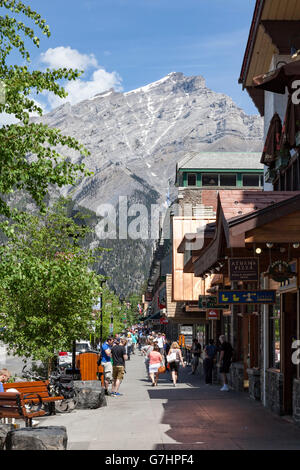 Il centro di Banff, Alberta, Canada Foto Stock