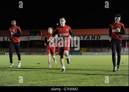 Calcio - Barclays U21 Premier League Cup - Charlton Athletic v Brighton & Hove Albion - PHB Stadium. I giocatori di Charlton Athletic si riscaldano Foto Stock