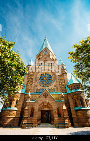 Porta di ingresso alla costruzione di Sofia Kyrka - Chiesa di Sofia a Stoccolma, Svezia. Chiesa di Sofia chiamato dopo lo svedese della Regina Sofia Foto Stock