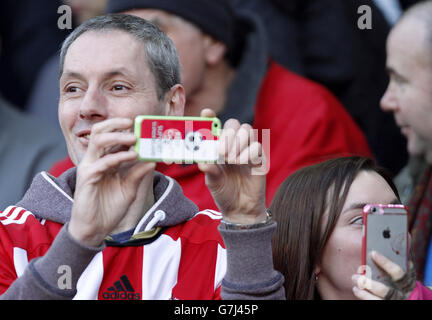 Calcio - fa Cup - terzo turno - Sunderland / Leeds United - Stadio della luce. I fan di Sunderland negli stand mostrano il loro sostegno Foto Stock