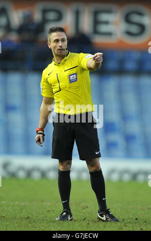 Calcio - Sky Bet Championship - Shefffield Wednesday v Blackpool - Hillsborough Stadium. Incontro arbitro James Adcock Foto Stock