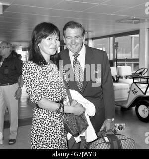 Intrattenimento - Attore Rod Taylor - Aeroporto di Heathrow, Londra Foto Stock