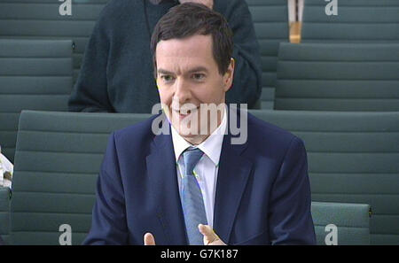 Il Cancelliere dello scacchiere George Osborne risponde alle domande poste di fronte al Comitato di selezione del Tesoro della Camera dei Comuni nel centro di Londra in merito alle proposte di ulteriore devoluzione fiscale ed economica alla Scozia. Foto Stock