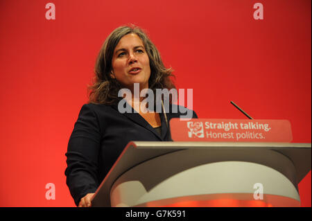 Heidi Alexander MP, shadow il segretario di Stato per la salute, parlando sul tema della "Salute e cura". Foto Stock