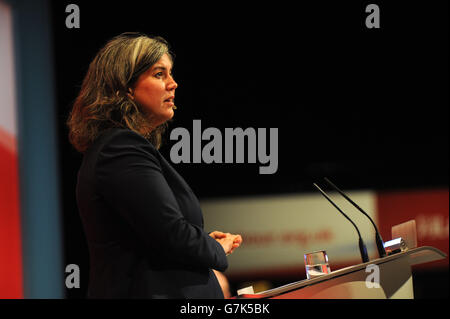 Heidi Alexander MP, shadow il segretario di Stato per la salute, parlando sul tema della "Salute e cura". Foto Stock