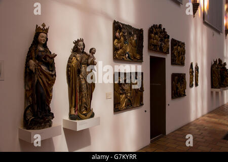 Tra i principali presenta al Museo storico di Basilea sono gli elementi da Basilea Tesoro del Duomo. Basel, Svizzera. Foto Stock