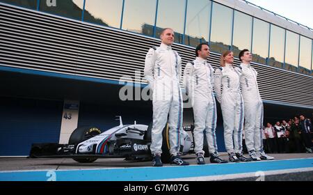 Valtteri Bottas (a sinistra), Felipe massa (al centro a sinistra), Susie Wolff (al centro a destra) e Alex Lynn con la Williams FW37 durante i test pre-stagione al circuito de Jerez, Spagna. Foto Stock