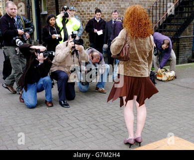 Sally Geeson persona mancante la ricostruzione Foto Stock