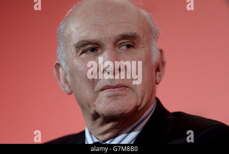 Vince Cable, Segretario di Stato per le imprese, l'innovazione e le competenze, parla durante la conferenza annuale delle Camere di Commercio britanniche, a Londra. Foto Stock