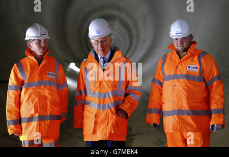 Il Principe del Galles visita il recentemente costruito Lee Tunnel In occasione del 150° anniversario della rete fognaria di Londra all'indirizzo La stazione di pompaggio Abbey Mills nella parte est di Londra Foto Stock