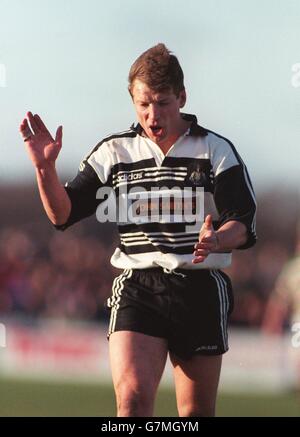 Finale del quarto trimestre della Coppa Pilkington di Rugby Union Newcastle Falcons. Rob Andrew, Newcastle Falcons Foto Stock