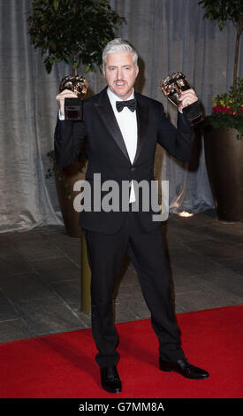 Anthony McCarten, vincitore del Best Adapted Screenplay per "The Theory of Everything", partecipa alla festa dopo lo spettacolo per l'EE British Academy Film Awards al Grosvenor House Hotel nel centro di Londra. Foto Stock