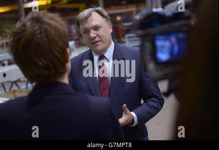 Visita di ed Balls al documento di riforma bancaria di Bedford. Foto Stock