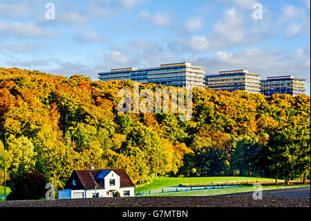 Visualizzare presso l'Università di Bochum, la zona della Ruhr, Germania; Blick auf die Ruhr Universitaet Bochum, vom Süden suo Foto Stock