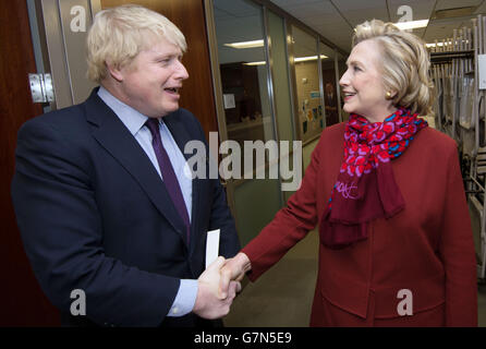 Il Sindaco di Londra Boris Johnson incontra Hillary Clinton nel suo ufficio a New York. Foto Stock