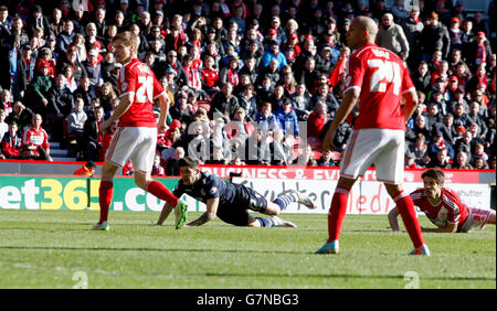 Alex Mowatt di Leeds United segna l'unico obiettivo della partita durante la partita del campionato Sky Bet al Riverside Stadium di Middlesbrough. Foto Stock