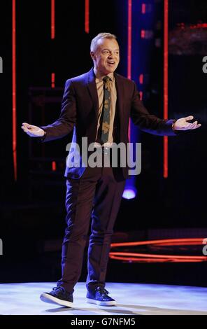 Ospita Graham Norton durante le riprese del Graham Norton Show presso i London Studios, nel centro di Londra. Foto Stock