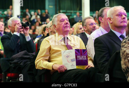 I delegati partecipano alla conferenza primaverile dell'UKIP al Winter Gardens Theatre di Margate, Kent. Foto Stock