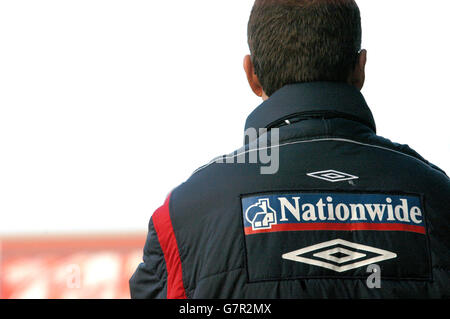 Calcio - Conferenza nazionale - York City v Aldershot Town - KitKat Crescent. Il responsabile del Caretaker di York City, viv Busby, si occupa di questo aspetto. Foto Stock