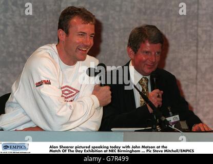 Alan Shearer ha raffigurato parlando oggi con John Motson al Partita del giorno Mostra al NEC Birmingham Foto Stock