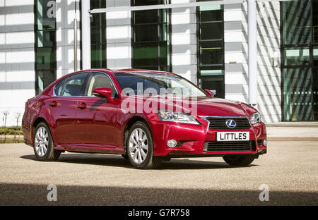 Consegna della flotta di Little's Chauffeur Lexus al Maxim Park vicino a Glasgow, Scozia. Foto Stock