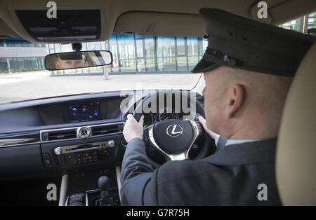 Consegna della flotta di Little's Chauffeur Lexus al Maxim Park vicino a Glasgow, Scozia. Foto Stock