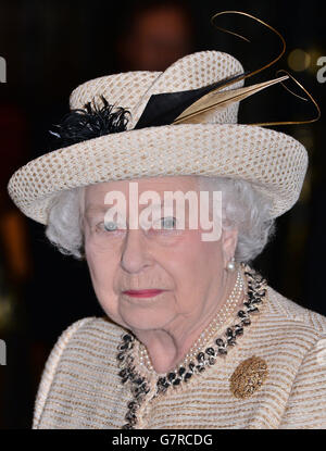 La Regina Elisabetta II partecipa all'osservanza del Commonwealth all'Abbazia di Westminster, Londra. Foto Stock