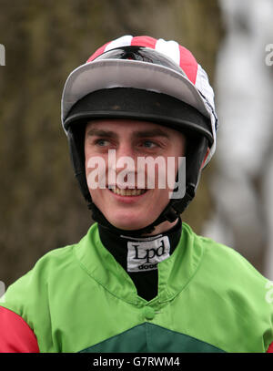 Jockey Nathan Moscop durante il Grand National Day di Betfred Midlands all'Ippodromo di Uttoxeter. PREMERE ASSOCIAZIONE foto. Data immagine: Sabato 14 marzo 2015. Vedi PA Story RACING Uttoxeter. Il credito fotografico dovrebbe essere: Simon Cooper/PA Wire. Foto Stock