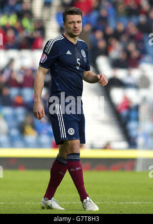 Calcio - UEFA Euro 2016 - Qualifiche - Gruppo D - Scozia / Gibilterra - Hampden Park. Russell Martin della Scozia durante il qualificatore UEFA euro 2016 ad Hampden Park, Glasgow. Foto Stock