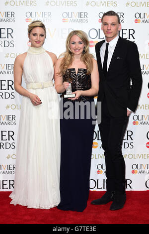 Dianna Agron, Lorna vuole con il Premio Olivier per la migliore attrice di sostegno, e Jamie Campbell Bower che partecipa ai Premi Olivier alla Royal Opera House, nel centro di Londra. PREMERE ASSOCIAZIONE foto. Data immagine: Domenica 12 aprile 2015. Guarda la storia di PA SHOWBIZ Olivier. Il credito fotografico dovrebbe essere: Ian West/PA Wire Foto Stock