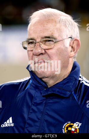 Calcio - Coppa del mondo FIFA 2006 Qualifier - Gruppo sette - Spagna / San Marino - Municipale Juan Rojas. Luis Aragones, allenatore spagnolo Foto Stock