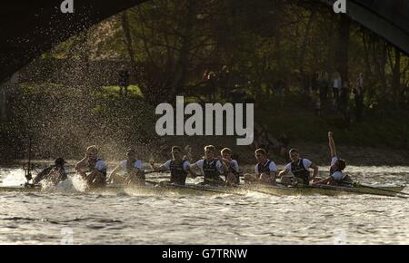 Canottaggio - 2015 BNY Mellon Boat Race - Oxford v Cambridge - Fiume Tamigi Foto Stock