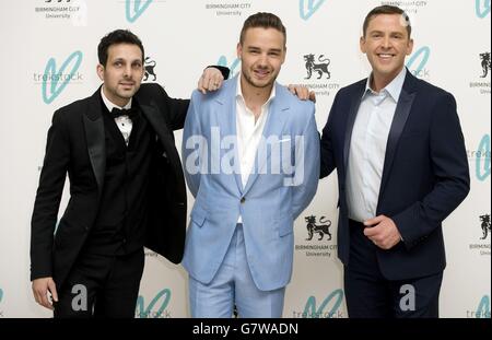 (Da sinistra a destra) Steven Frayne, comunemente noto con il suo nome d'arte 'dynamo', Liam Payne di una direzione e BBC radio 1 DJ Scott Mills arrivano per il grande Gatsby Ball a Bloomsbury Ballrooms a Londra. Foto Stock