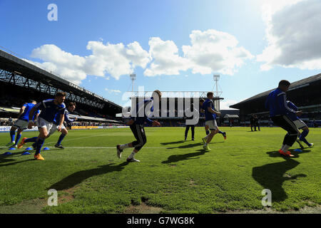 Calcio - Campionato Sky Bet - Ipswich Town / Blackpool - Portman Road. I giocatori di Ipswich Town si riscaldano prima della partita Foto Stock