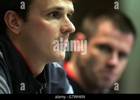 Dietmar Hamann di Liverpool parla ai media. Liverpool affronta Chelsea nella finale della Carling Cup a Cardiff domenica. Foto Stock