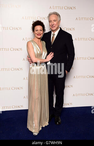 Helen McCrory e Alan Rickman partecipano alla prima inglese del film, A Little Chaos all'Odeon Kensington, Londra. PREMERE ASSOCIAZIONE foto. Data immagine: Lunedì 13 aprile 2015. Il credito fotografico dovrebbe essere: Ian West/PA Wire Foto Stock