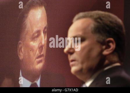 Conferenza del Partito laburista Scozzese - Caird Hall. Primo ministro scozzese Jack McConnell. Foto Stock