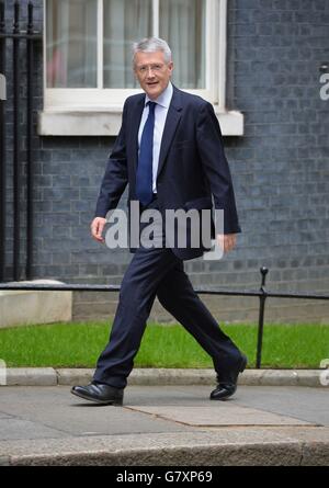 Andrew Jones arriva a Downing Street per colloqui il primo Ministro David Cameron dove è stato nominato Sottosegretario di Stato parlamentare al Dipartimento dei Trasporti. Foto Stock