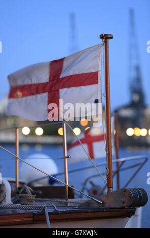 Dunkirk Little Ships si riuniscono al Royal Victoria Dock di Londra per celebrare il 75 ° anniversario del grande salvataggio - soprannominato operazione Dynamo. Foto Stock