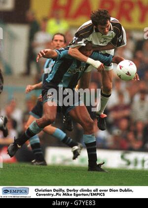 Christian Dailly, Derby si arrampica su Dion Dublin, Coventry Foto Stock