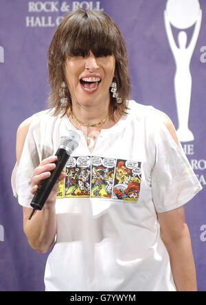 Rock and Roll Hall of Fame - Waldorf Astoria. Chrissie Hynde, cantante principale dei Predenders, dopo la loro introduzione nella Hall of Fame. Foto Stock