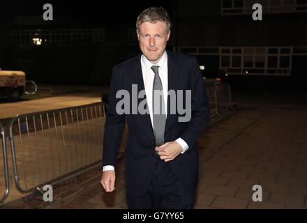 Zac Goldsmith arriva al conte per le circoscrizioni parlamentari di Richmond Park e Twickenham, tenuto al Richmond upon Thames College, Richmond. Foto Stock