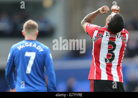 Patrick Van Aanholt di Sunderland festeggia alla fine del gioco Foto Stock