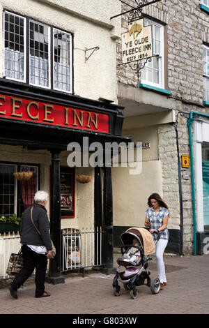 Regno Unito, Cumbria, Kendal Highgate, Ye Olde Fleece Inn, istituito nel 1654, accanto al vecchio Shambles Foto Stock