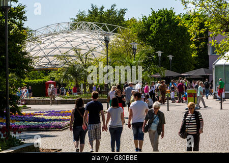 La Al Grugapark di Essen, in Germania, un parco municipale nel centro della città, con molte piante e giardini, gli animali e le attività per il tempo libero di Foto Stock