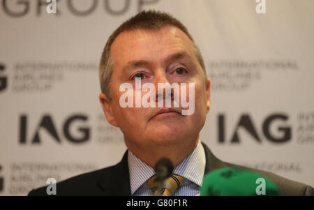 Willie Walsh, direttore generale dell'International Airlines Group (IAG), durante una conferenza stampa sulla proposta del governo irlandese di vendere una quota rimanente del 25% in Aer Lingus presso il Westbury Hotel di Dublino. Foto Stock